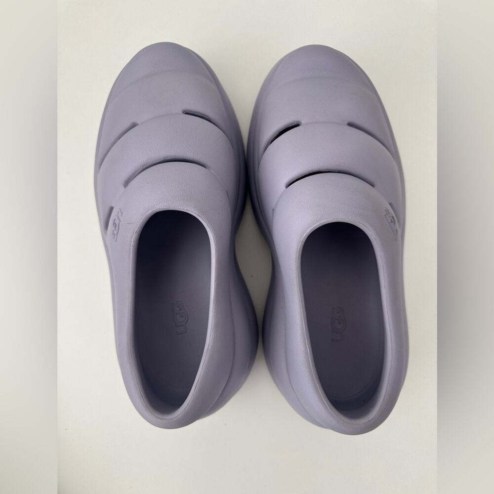 UGG Sport Yeah Clog Lavender Purple Foam chunky-esque
Sandals - Size 7